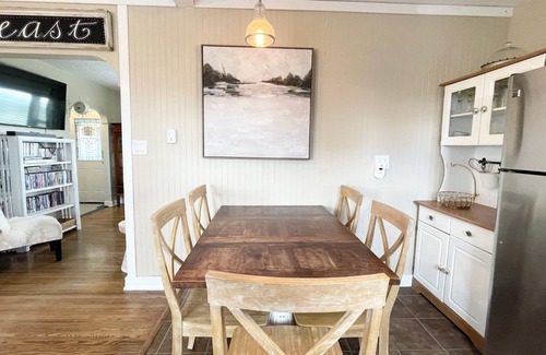Cardston Cottage | Inviting Cottage Retreat Near Waterton with Hot Tub & More