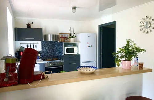 Leuhan House | Scenic Cottage with Black Mountain Views and Pool Access