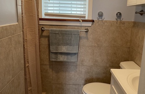 Conesus House | Idyllic Cottage in the Cove with Ocean View & Family Amenities