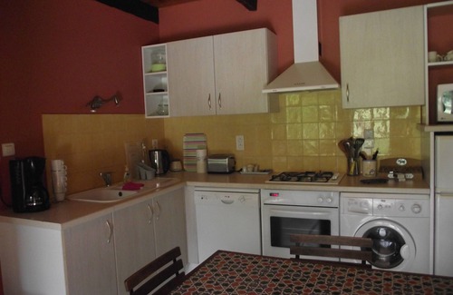 Livinhac-le-Haut Cottage | Pet-Friendly Cottage in High Livinhac with Pool & Spa