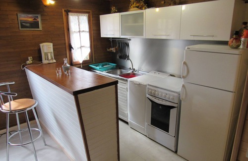 Laprade Ski Chalet | Inviting Cottage with Pool & Lake View in Black Mountain