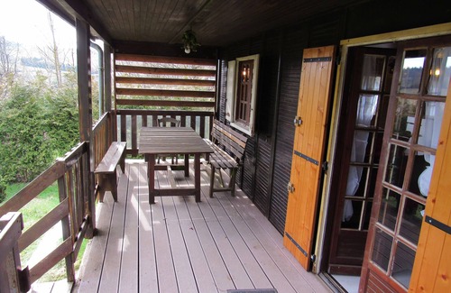 Laprade Ski Chalet | Inviting Cottage with Pool & Lake View in Black Mountain