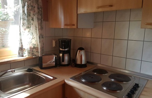 Colbitz House | Forest Retreat: Pet-Friendly Cottage with 9.6 Guest Rating