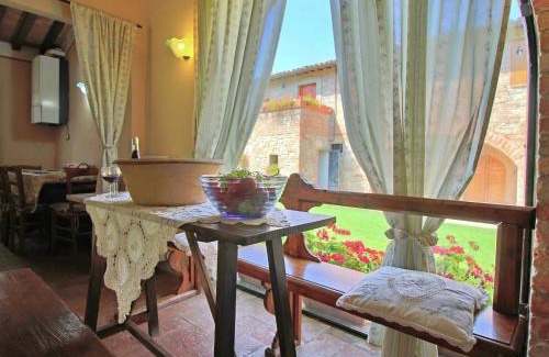 Todi House | Stylish 4-Bed Detached House with Pool & Pet-Friendly Perks