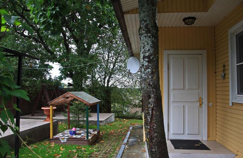 Bugrovo House | Discover the Perfect Cottage in Voronich with Ocean Views