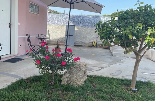 Agropoli Apartment | Cozy Cottage: Family-Friendly Retreat Awaits You