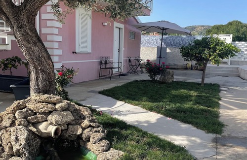 Agropoli Apartment | Cozy Cottage: Family-Friendly Retreat Awaits You