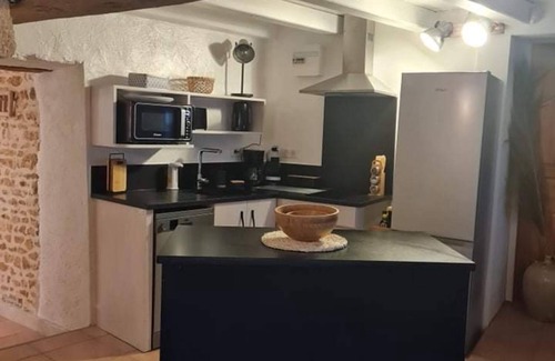 Taillant House | Cozy Cottage 'L´aronde Gites' with Private Garden & Wi-Fi