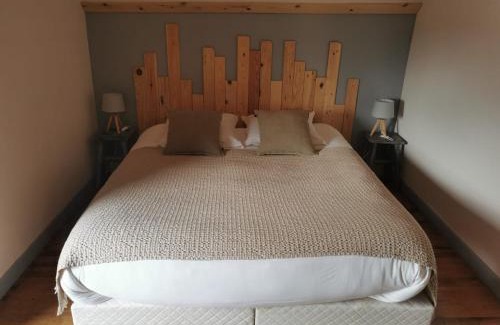 Chissay-en-Touraine House | Oceanfront Cottage l'Orée du Cher - Rated 9.2 by Guests