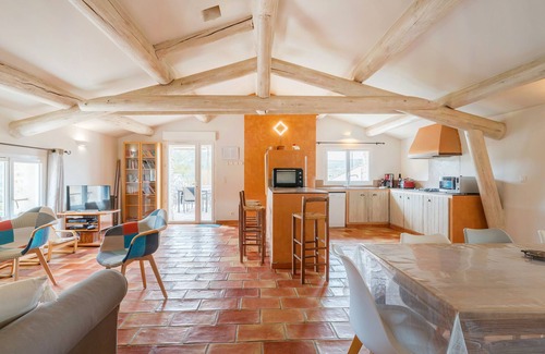 Simiane-la-Rotonde House | Cottage 'La Buisse - Grand Gite' with Mountain View, Private Terrace and Wi-Fi