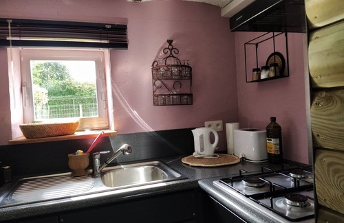 Longchamps-bertogne Cottage | Cozy Cottage La Bergerie de Luna for Two with Kitchenette