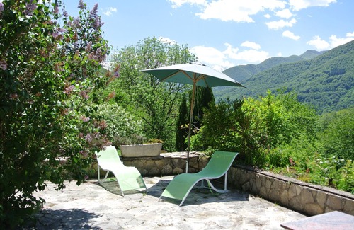 Seix Cottage | Guest Rated: 9.8 - Cottage La Grange du Cindé for Families