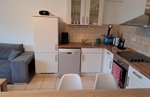 Huisnes-sur-Mer House | Family-Friendly Retreat at Cottage Le Cabanon - Rated 8.8
