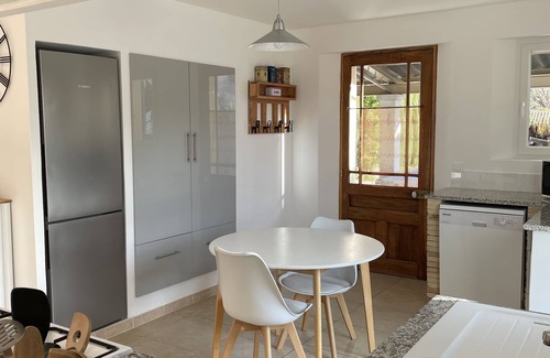 Villedieu Villa | Relaxing Cottage les Oliviers with Pool and Ocean View