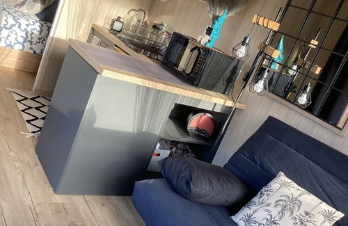 Anould Cottage | Explore Ocean View Cottage « Les Pilotis » with Spa Amenities