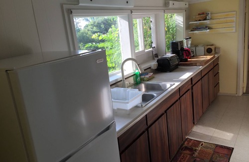 Honaunau-Napoopoo Cottage | Cozy Duplex with Ocean Views in South Kona, Big Island