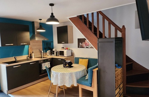 Trelevern House | Relax in a Cottage with Private Spa Near Sandy Beaches