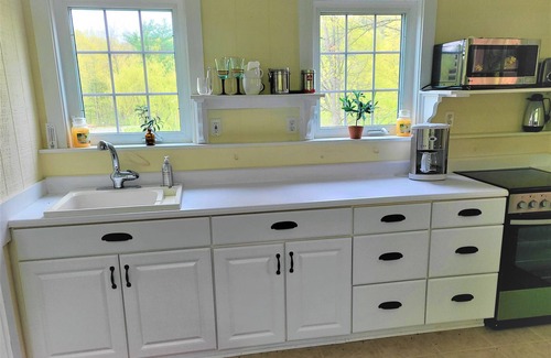 Greenwich Cottage | Relaxing Cottage on 40-Acre Estate Near Saratoga Race Track