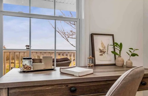 College Grove House | Cozy Cottage in The Grove: Amazing Views Near Nashville