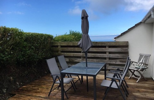 Mullion House | Coastal Cottage: Pet-Friendly Retreat with Pool and Tennis