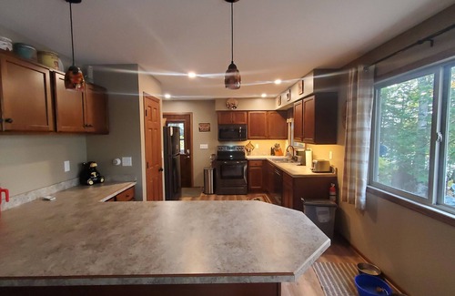Harshaw House | Explore Cottage on Hancock Lake: Pet-Friendly Retreat