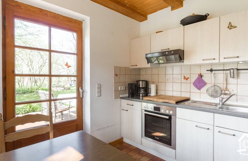 Luechow House | Idyllic Cottage with Pool and Ocean View, Rated 9.4/10