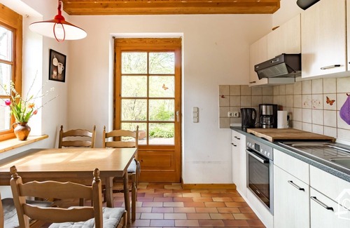 Luechow House | Idyllic Cottage with Pool and Ocean View, Rated 9.4/10