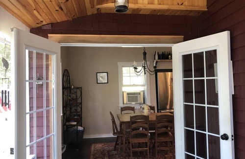 Fitzwilliam Cottage | Lakefront Cottage on Laurel Lake with Private Access & Views