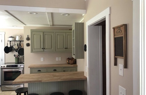 Fitzwilliam Cottage | Lakefront Cottage on Laurel Lake with Private Access & Views