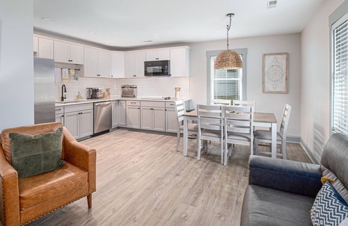 Farmville House | Cozy Cottage on Main: Guest Rated 10/10, Family-Friendly