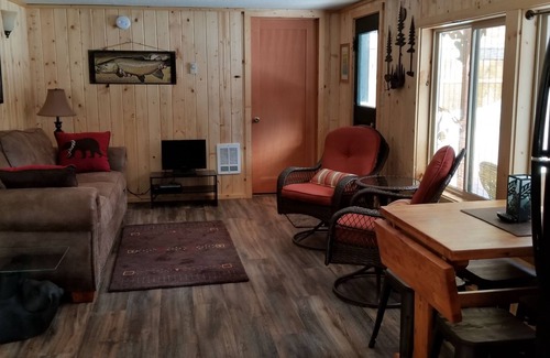 Priest River Cabin | Relaxing Cottage on Priest Lake with Oceanfront Views
