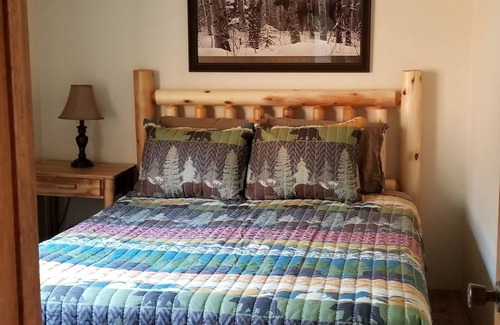 Priest River Cabin | Relaxing Cottage on Priest Lake with Oceanfront Views