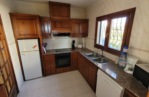 Costa Dorada House | Beachfront Cottage with Private Pool and Ocean Views