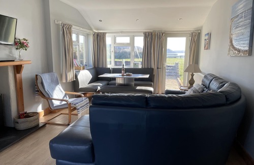 Freshwater East Cottage | Beachfront Cottage with Pool & Ocean Views - 10/10 Rating