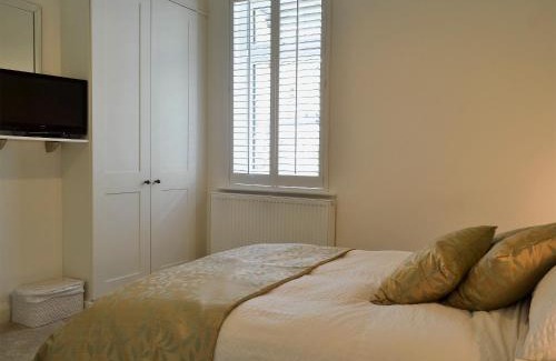 Acomb House | Pet-Friendly Cottage On The Green with Top Guest Ratings