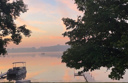 White Pigeon Cottage | Inviting Lake Cottage Just 15 Minutes from Shipshewana