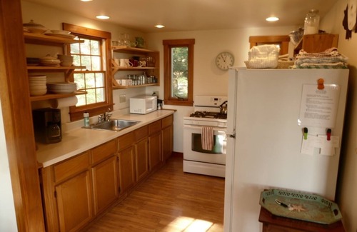 Spruce Head Cottage | Coastal Cottage with Oceanfront Views & Top Guest Rating