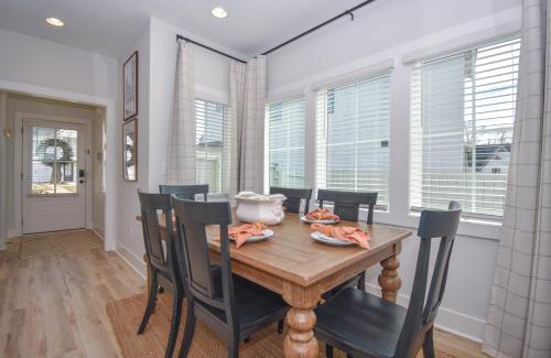 Auburn House | Cozy Cottage on the Plains with Breakfast Included