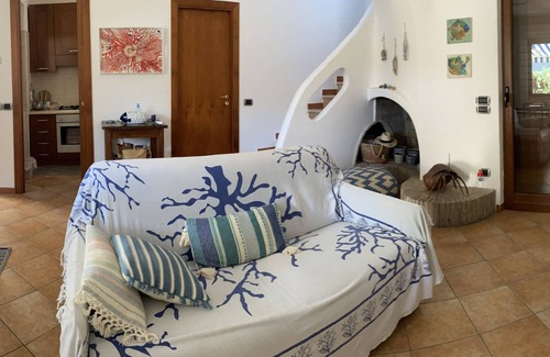 Latina Lido House | Cozy Cottage by the Sea with Pool and Ocean View
