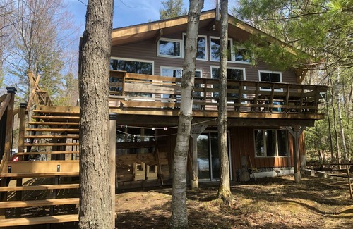 Torrance Cottage | Inviting Cottage on the Water in Muskoka Lakes for Families
