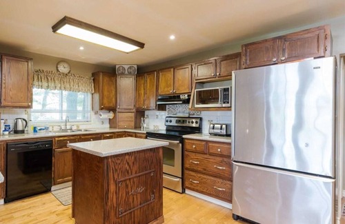 Port Severn Cottage | Idyllic Cottage on Water at Oak Bay Golf Club