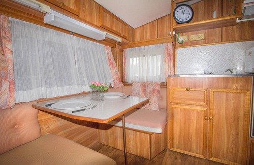 Manilla House | Pet-Friendly Cottage & Caravan Near CBD with Free WiFi