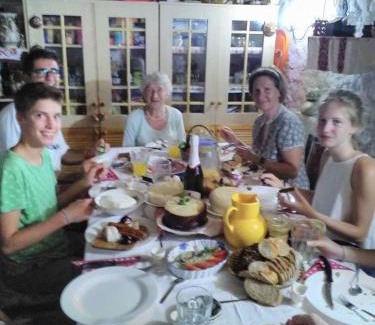 Campulung House | Pet-Friendly Cottage Poe with Ocean View & Private Beach