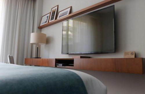 Buceo Hotel | Relaxing Retreat at Cottage Puerto Buceo with Pool & Hot Tub
