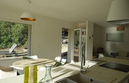 Digne-les-Bains House | Tranquil Cottage Retreat with Ocean View & Spa in Provence