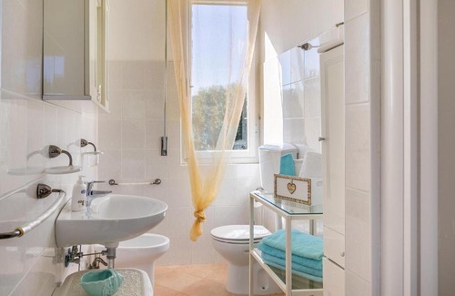 Campiglia Marittima Apartment | Relax at Cottage Relax e Mare with Family and Pets