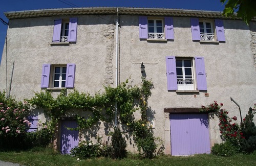 Entrepierres Cottage | Idyllic Cottage Rental in Entrepierre with Pool & Spa