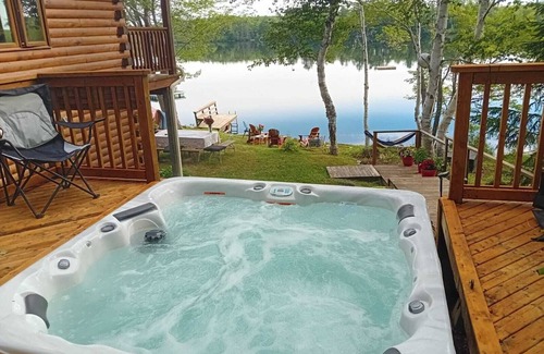 Lewis Lake Cottage | Relaxing Cottage Retreat on Lewis Lake with Hot Tub