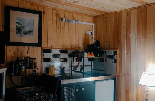 Vancia - Crepieux Apartment | Romantic Cottage with Private Hot Tub & Pool Access