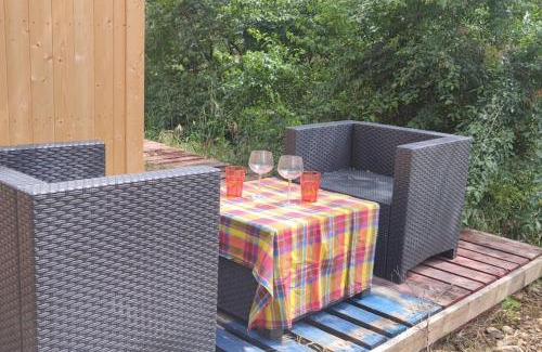 Vancia - Crepieux Apartment | Romantic Cottage with Private Hot Tub & Pool Access